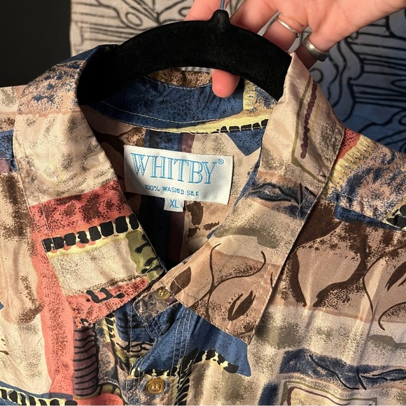 Mens 100% silk printed button down - Picture 5 of 6